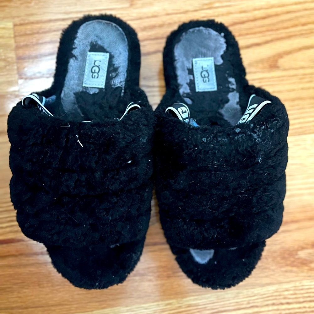 Ugg Slippers in Black Size 9